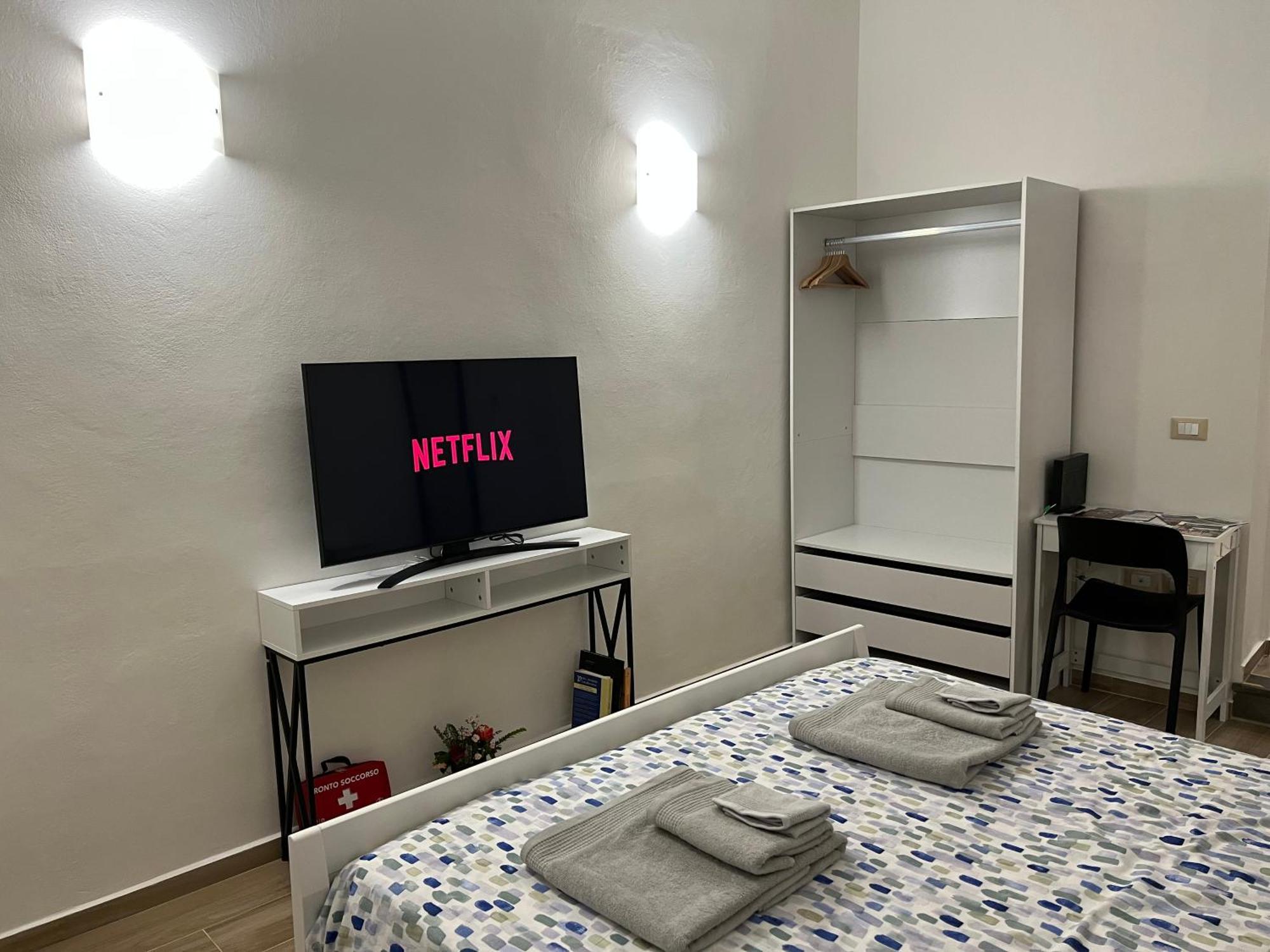 Al 106 Apartment Free Wi-Fi 5 Min Dalla Stazione Prato  Kültér fotó