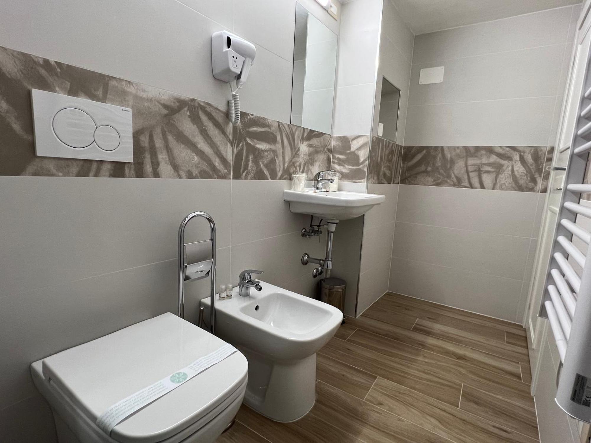 Al 106 Apartment Free Wi-Fi 5 Min Dalla Stazione Prato  Kültér fotó