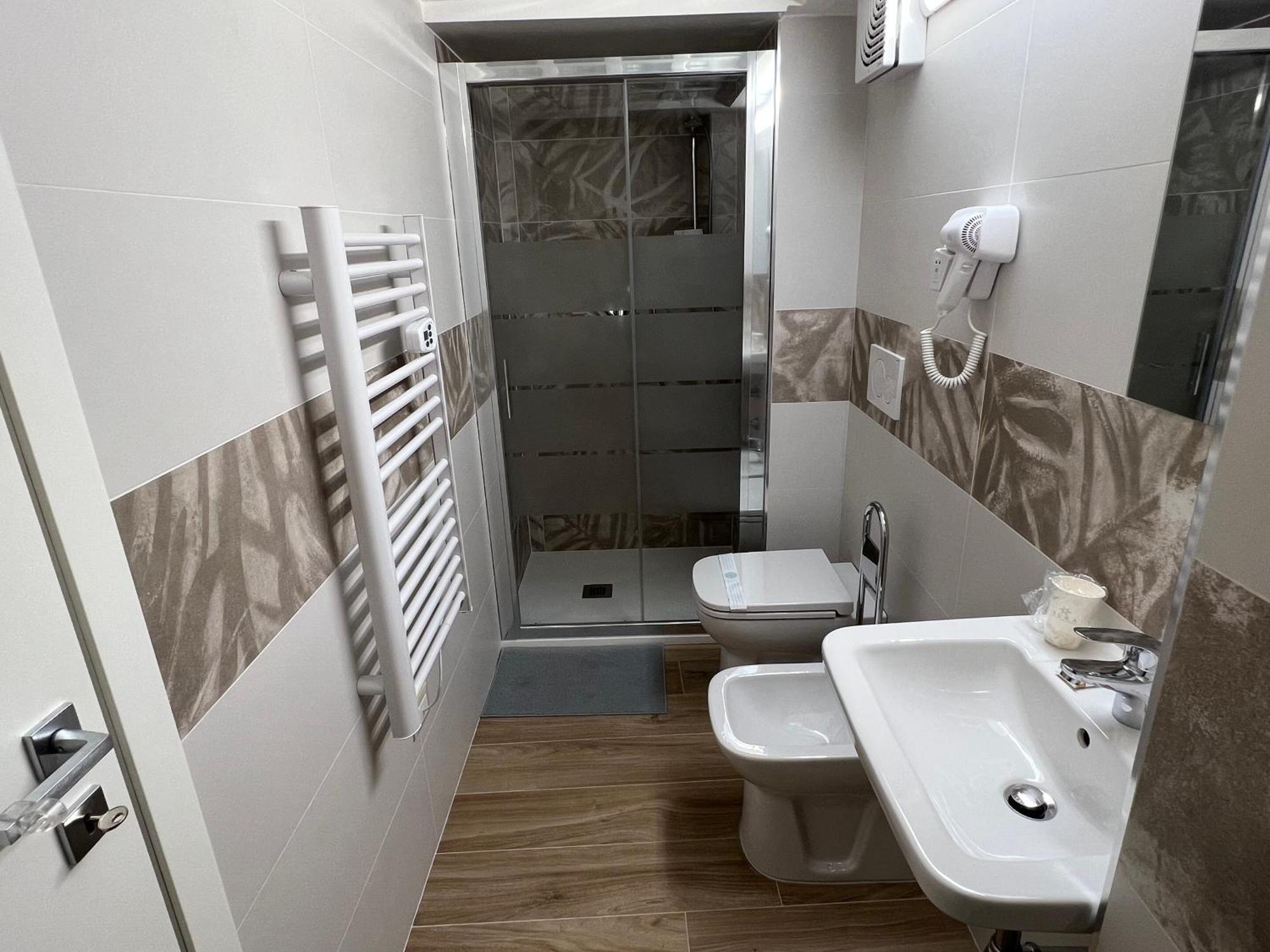Al 106 Apartment Free Wi-Fi 5 Min Dalla Stazione Prato  Kültér fotó